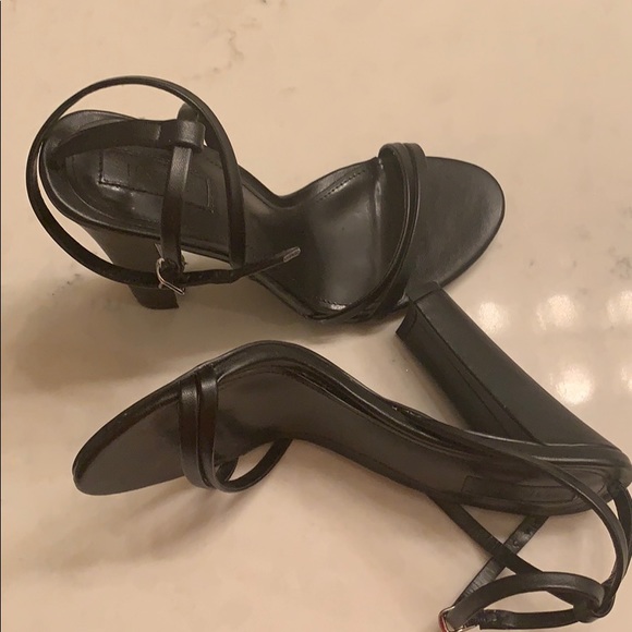 High heels - Picture 4 of 6